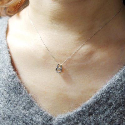 Diamond dancing stone necklace ｜ PD03621